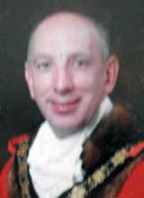 Picture of Cyng. W.E. Skinner. Mayor of Llanelli Jan - June 2004 